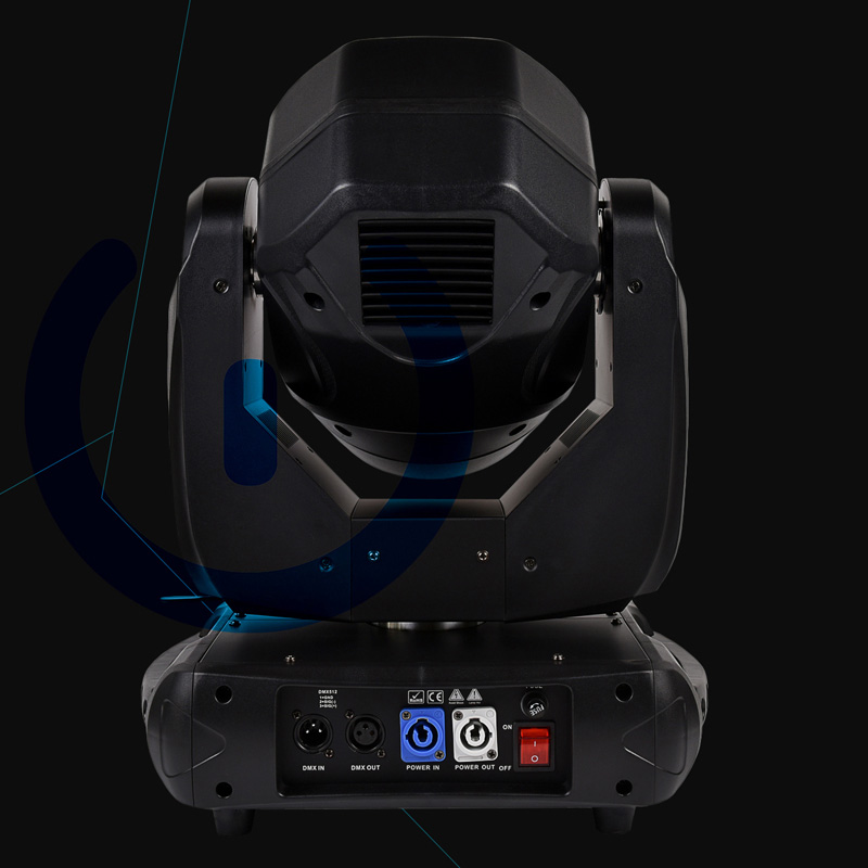 Testa Mobile Beam 230W 7R Illuminazione Avanzata per Eventi e Spettacoli Testa Mobile Beam 230w 7R in Prospettiva Frontale Lato Retro su Sfondo Nero